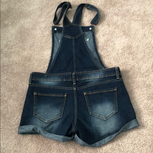 Overalls ! - Picture 2 of 3